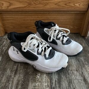 White Under Armour Shoes Size 4 Youth
